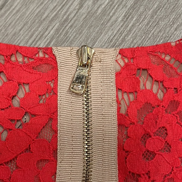 Ann Taylor Lace Crew Neck Blouse Size 0 - Picture 5 of 7